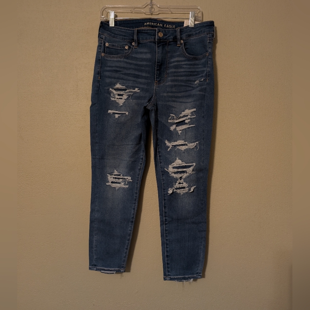 American Eagle Outfitters Women's Distressed Blue Jeans
